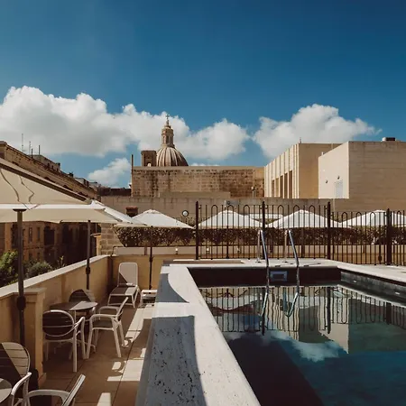 מלון San Karlu 3*