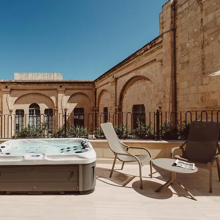 Hotel San Karlu 3*