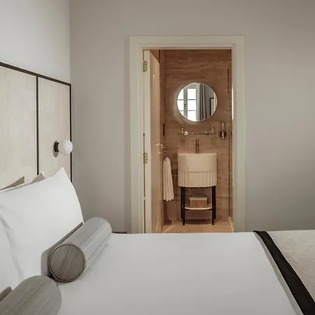 San Karlu Hotel 4*